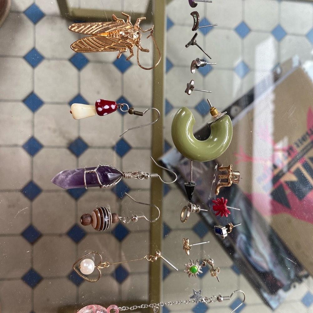 Assorted Colorful Earring Bundle - Picture 5 of 5